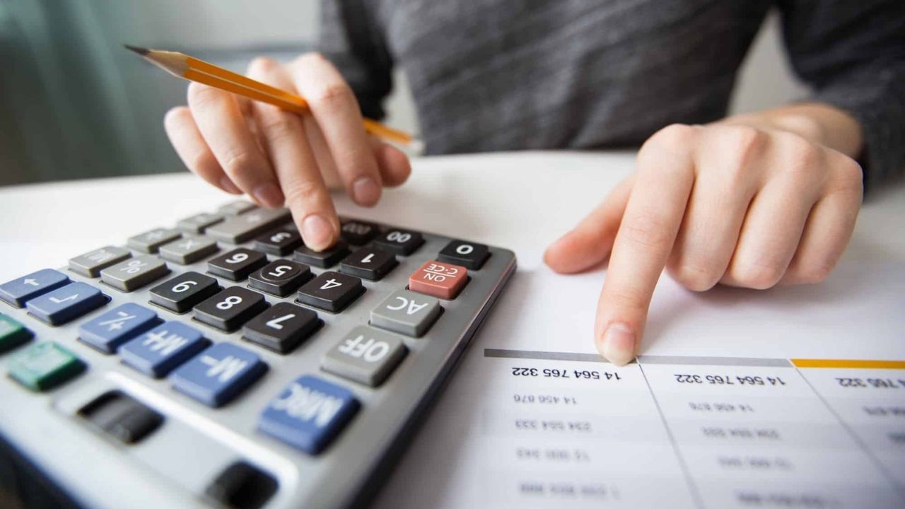 Los ingresos se sitúan en 24.449 millones. En ramo de no vida se incrementan un 5,36% y los del negocio de vida, un 9,42%.