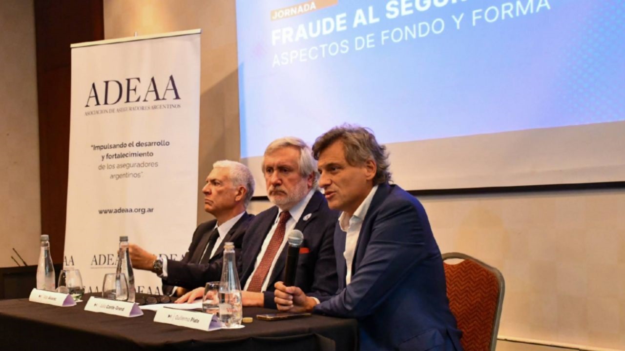 Organizada por ADEAA y el Ministerio Público bonaerense, presentó iniciativas para prevenir el fraude y mejorar el acceso a la información.