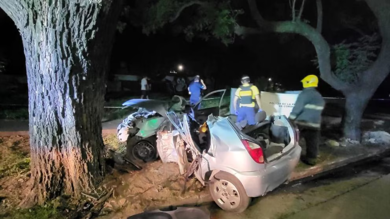 Los lesionados fueron llevados al Hospital de Urgencias y al Hospital San Roque. Encontraron botellas de alcohol dentro del vehículo.