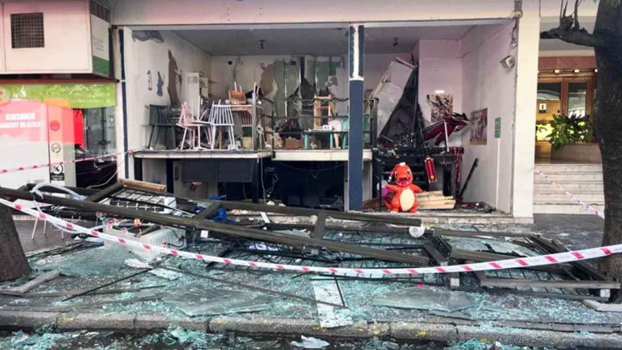 La explosión se habría producido por una falla mecánica en una máquina de café. No hubo heridos.