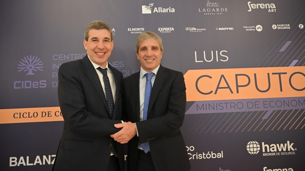 El Ministro de Economía de la Nación destacó el papel estratégico del sector asegurador en el desarrollo económico del país y proyectó para 2026.