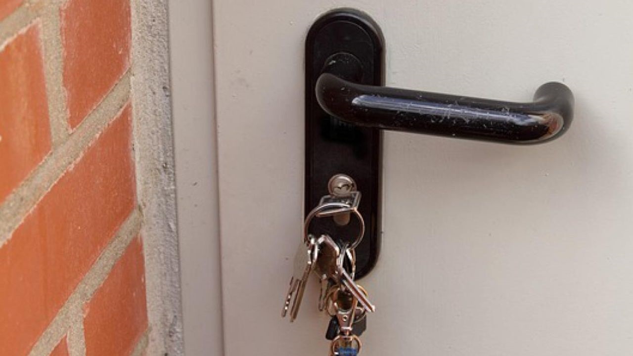 Condenaron por incumplimiento contractual a una aseguradora, tras rechazar el pago de un siniestro de robo en una vivienda porque al momento del hecho no se encontraba cerrada con llave.