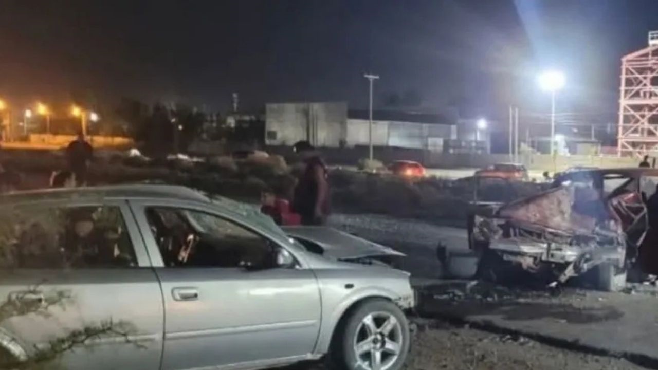 El siniestro ocurrió el sábado por la noche y dejó varios heridos, entre ellos menores de edad. Ambos vehículos sufrieron importantes daños materiales.