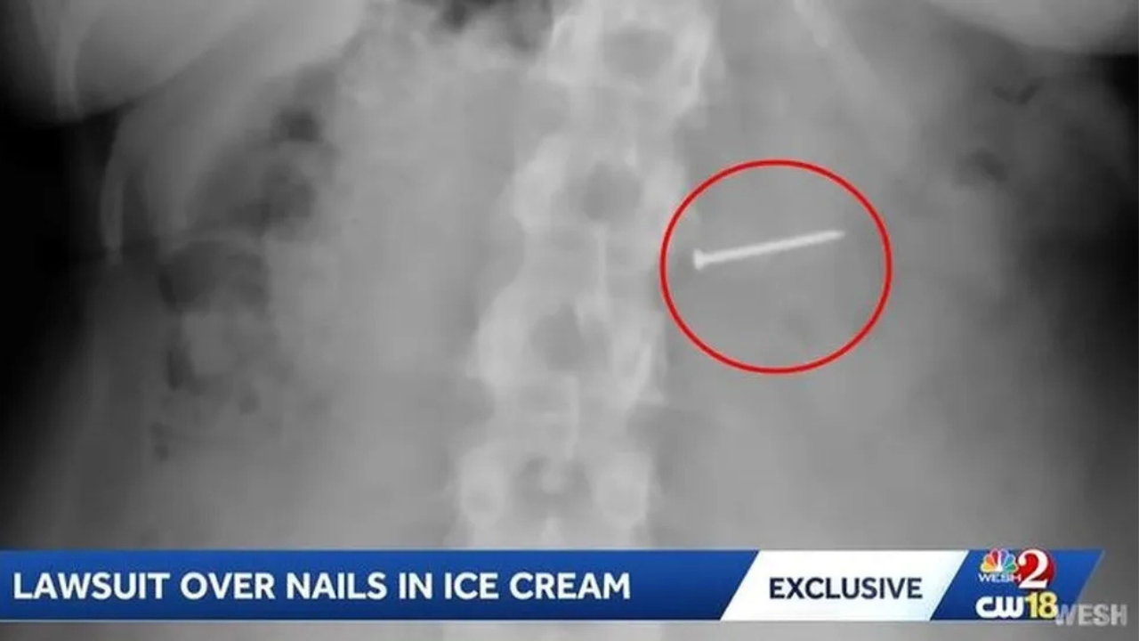 Pidió su sabor favorito con frutos secos, pero había fragmentos metálicos ocultos. Tras el insólito hecho, la Justicia ordenó esa suma por daños y perjuicios.