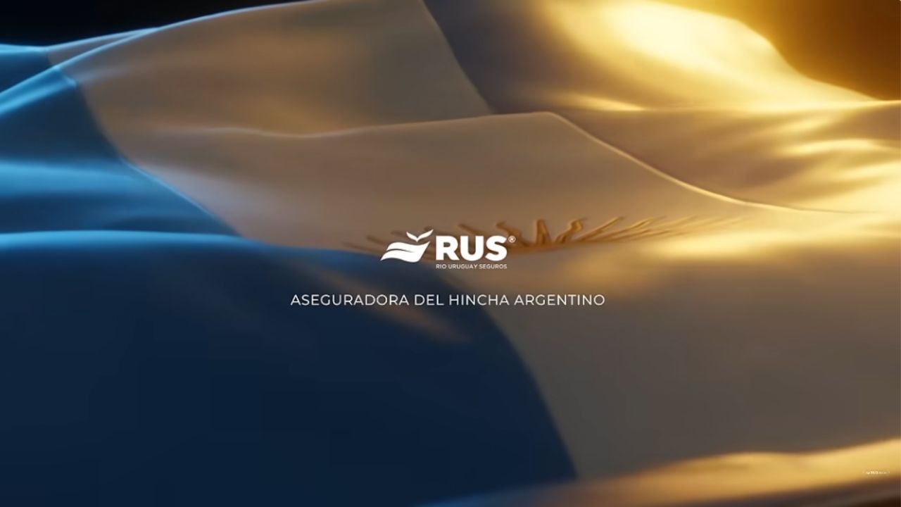 La compañía, presenta el detrás de cámara de una versión especial compuesta por el reconocido compositor y acordeonista Chango Spasiuk.