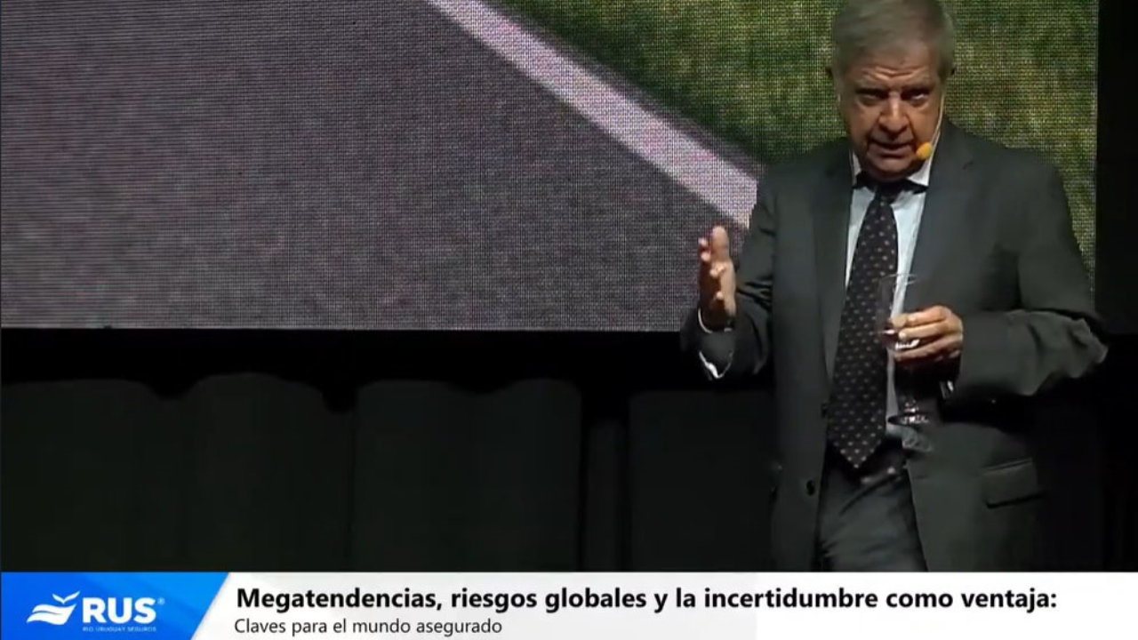 El reconocido ingeniero y conferencista español, habló sobre "Megatendencias, riesgos globales y la incertidumbre como ventaja".