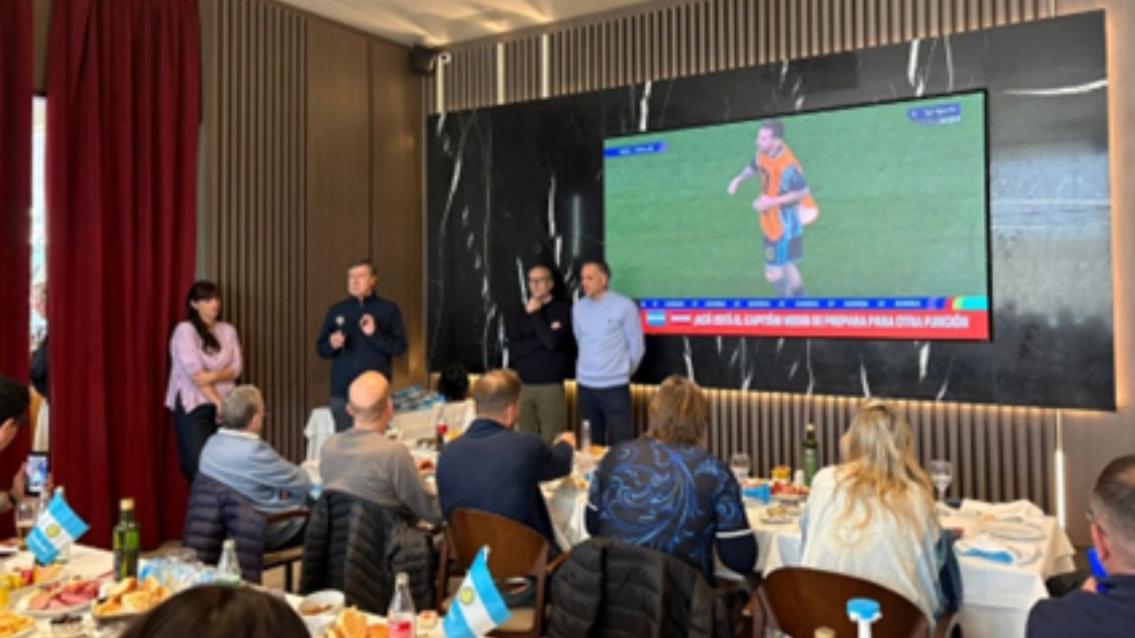 Con el objetivo de seguir fortaleciendo el vínculo con su red de PAS, Omint realizó un encuentro exclusivo para acompañar a la selección durante su partido frente a Austria.