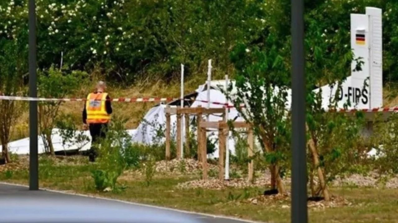 La avioneta transportaba a un grupo de paracaidistas y cayó segundos después del despegue. Una falla mecánica, entre las posibles causas del accidente.