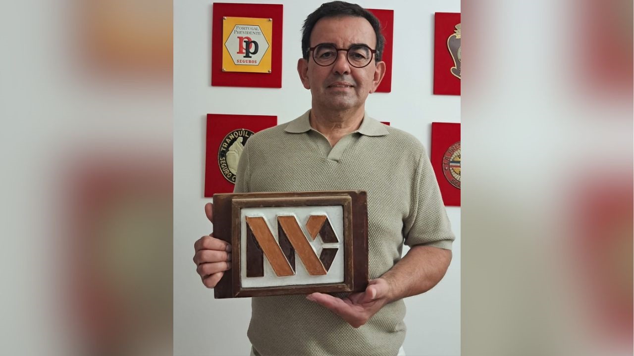 Vítor Alegría es Gerente Técnico en la Actividad Aseguradora - Abogado, Cofundador y Presidente del Consejo de Administración de CHAPAS - Club Portugués de Historia y Archivos de la Actividad Aseguradora.