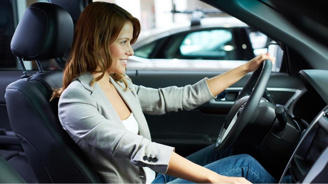 Asi lo determina el informe de SIOMMA. Hoy, 4 de cada 10 personas que compran un auto nuevo son mujeres, una tendencia que está transformando el mercado automotor. Te compartimos el informe completo.