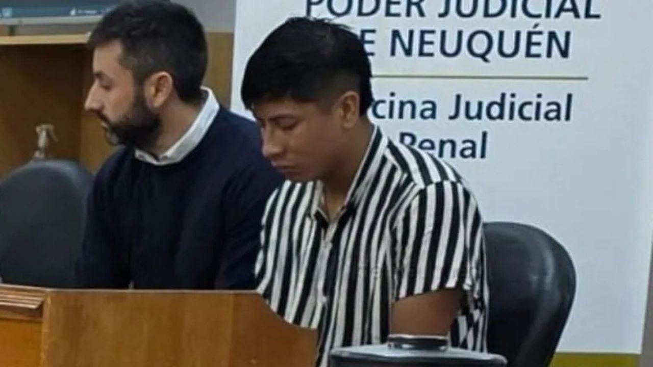 El joven manejaba una Toyota Hilux que impactó contra un Kia Sorento, en Plaza Huincul. Además, le inhabilitaron la licencia de conducir por 10 años.
