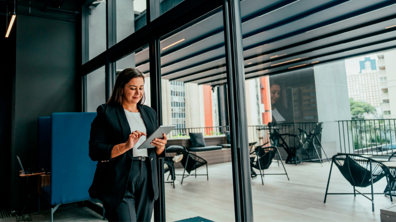 La nueva cobertura está diseñada especialmente para pequeñas y medianas empresas que buscan una protección integral frente a los desafíos del mundo digital.