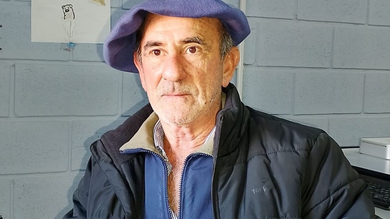 Miguel Melo, productor damnificado, denuncia una alarmante escalada delictiva tras sufrir la faena de más de 120 animales en su predio. Con delincuentes que operan con total impunidad trasladando la hacienda a campos vecinos para trabajar con tranquilidad, el vecino de la ciudad expone la desprotección del sector y el desamparo ante la falta de respuestas de las autoridades de seguridad.